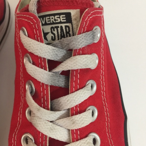 Red Converse sneakers size 7 - Picture 5 of 5